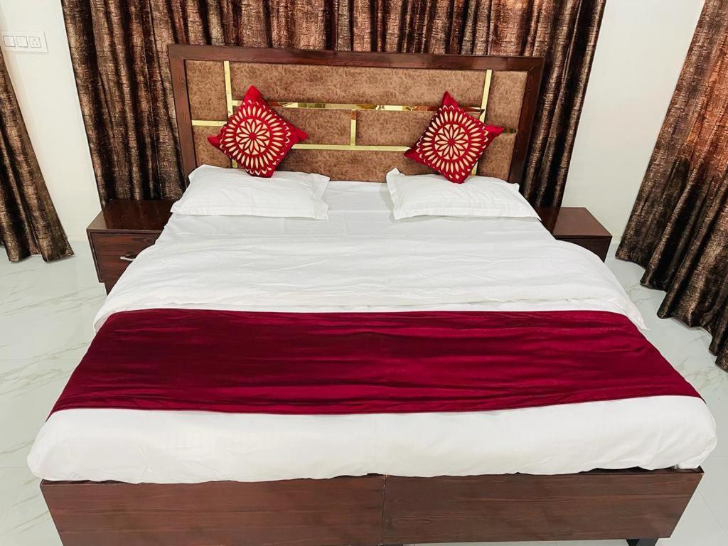 Zora Park Luxury Rooms วิสาขปัตนัม ภายนอก รูปภาพ