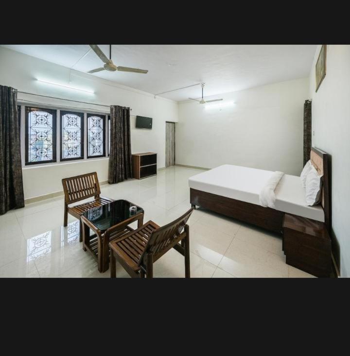 Zora Park Luxury Rooms วิสาขปัตนัม ภายนอก รูปภาพ